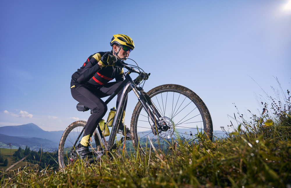 Ciclismo na Região Serrana: entre Montanhas e Trilhas Deslumbrantes